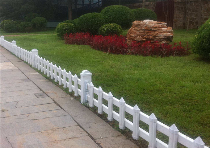 <a href='http://www.dyfmdq.com' target='_blank'><u>草坪柵欄</u></a>